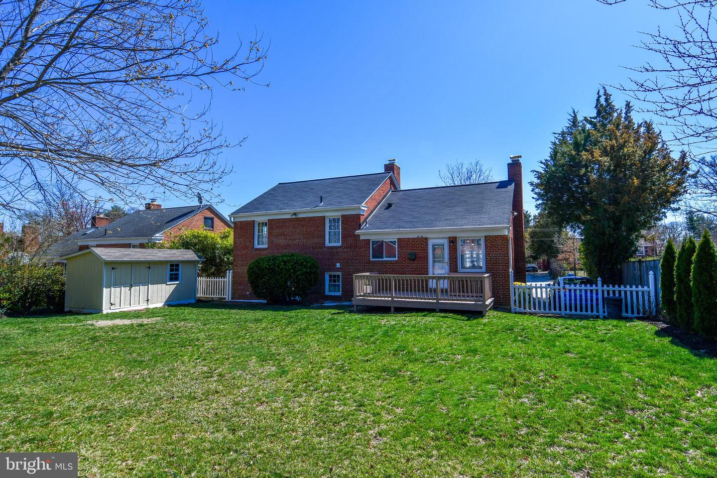6944 ESSEX AVE, SPRINGFIELD, Virginia 22150, 3 Bedrooms Bedrooms, ,2 BathroomsBathrooms,Residential,For sale,6944 ESSEX AVE,VAFX2229004 MLS # VAFX2229004