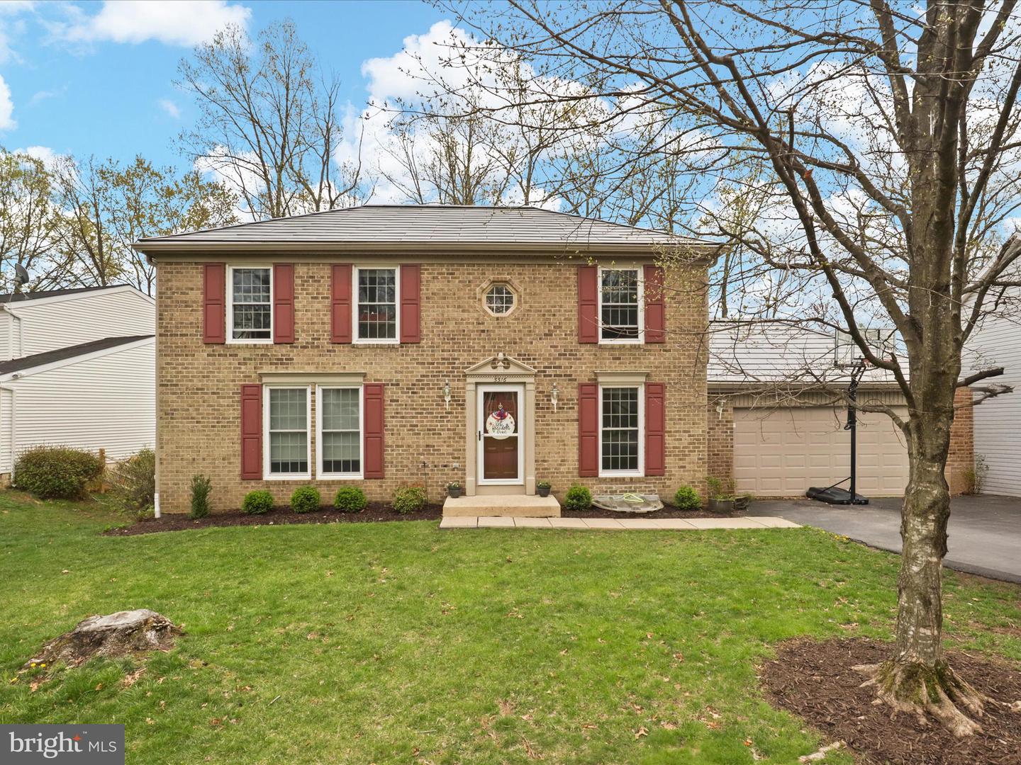 5516 YELLOW RAIL CT, FAIRFAX, Virginia 22032, 5 Bedrooms Bedrooms, ,3 BathroomsBathrooms,Residential,For sale,5516 YELLOW RAIL CT,VAFX2230766 MLS # VAFX2230766