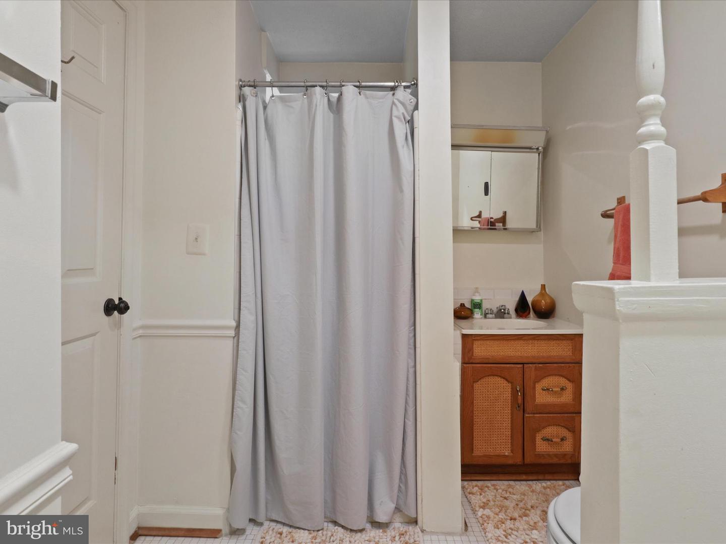 5516 YELLOW RAIL CT, FAIRFAX, Virginia 22032, 5 Bedrooms Bedrooms, ,3 BathroomsBathrooms,Residential,For sale,5516 YELLOW RAIL CT,VAFX2230766 MLS # VAFX2230766