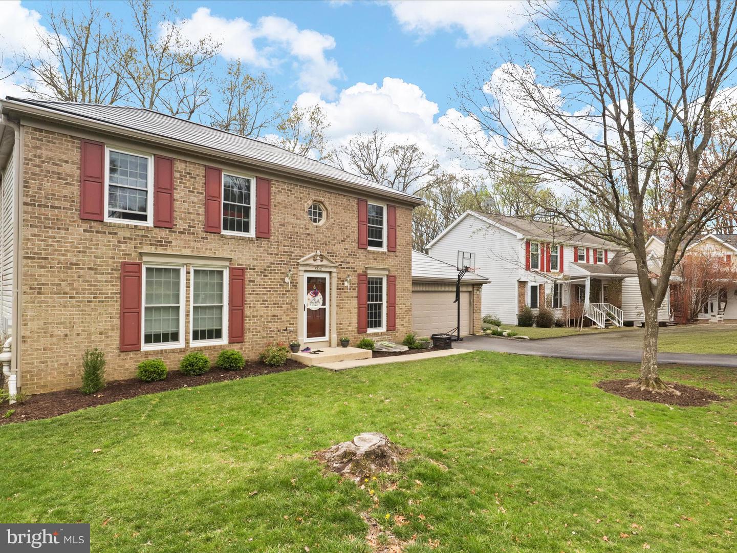 5516 YELLOW RAIL CT, FAIRFAX, Virginia 22032, 5 Bedrooms Bedrooms, ,3 BathroomsBathrooms,Residential,For sale,5516 YELLOW RAIL CT,VAFX2230766 MLS # VAFX2230766