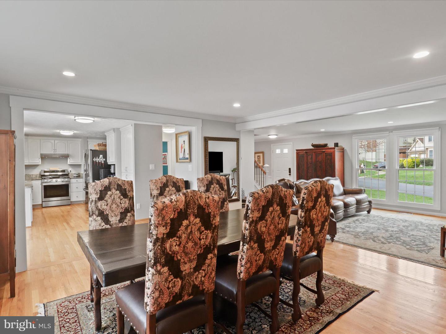 5516 YELLOW RAIL CT, FAIRFAX, Virginia 22032, 5 Bedrooms Bedrooms, ,3 BathroomsBathrooms,Residential,For sale,5516 YELLOW RAIL CT,VAFX2230766 MLS # VAFX2230766