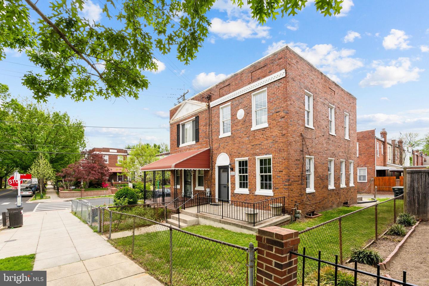 6202 5TH ST NW, WASHINGTON, District Of Columbia 20011, 3 Bedrooms Bedrooms, ,1 BathroomBathrooms,Residential,For sale,6202 5TH ST NW,DCDC2195524 MLS # DCDC2195524