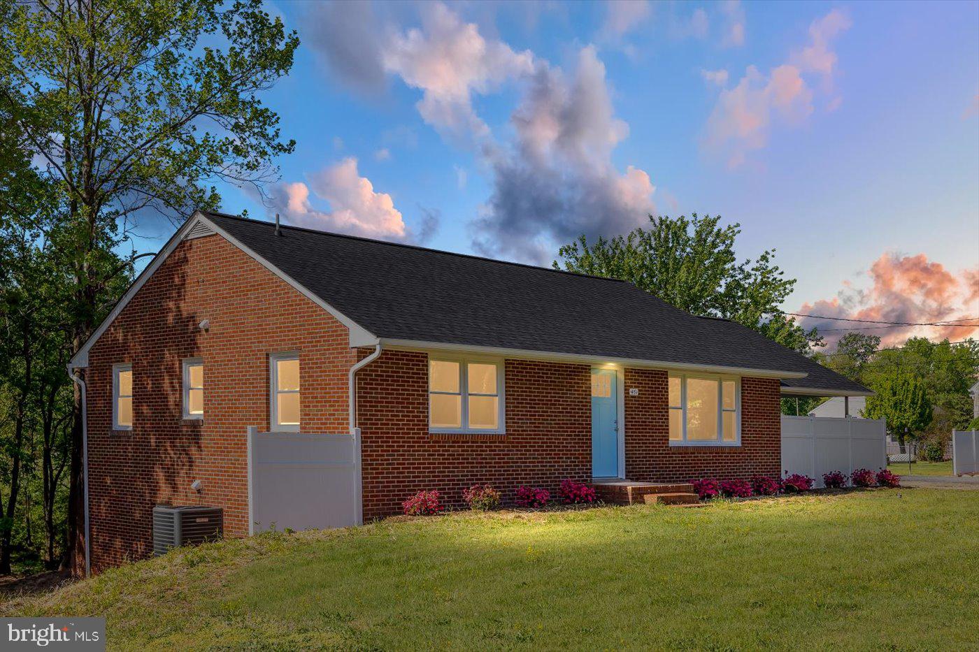451 TRUSLOW RD, FREDERICKSBURG, Virginia 22405, 2 Bedrooms Bedrooms, 5 Rooms Rooms,1 BathroomBathrooms,Residential,For sale,451 TRUSLOW RD,VAST2037866 MLS # VAST2037866