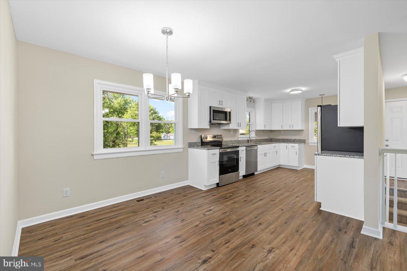 451 TRUSLOW RD, FREDERICKSBURG, Virginia 22405, 2 Bedrooms Bedrooms, 5 Rooms Rooms,1 BathroomBathrooms,Residential,For sale,451 TRUSLOW RD,VAST2037866 MLS # VAST2037866