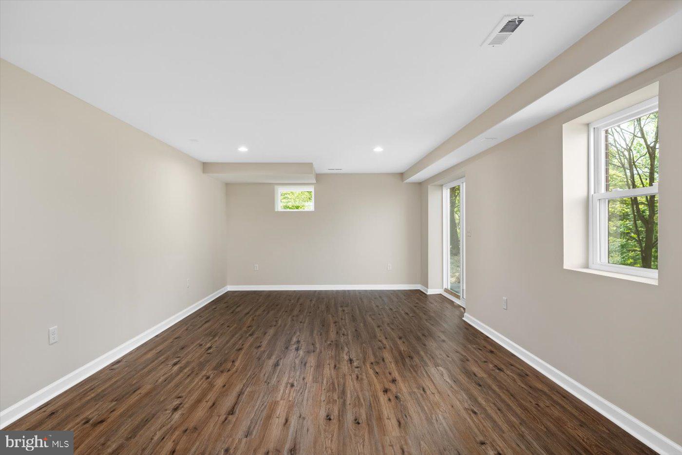 451 TRUSLOW RD, FREDERICKSBURG, Virginia 22405, 2 Bedrooms Bedrooms, 5 Rooms Rooms,1 BathroomBathrooms,Residential,For sale,451 TRUSLOW RD,VAST2037866 MLS # VAST2037866