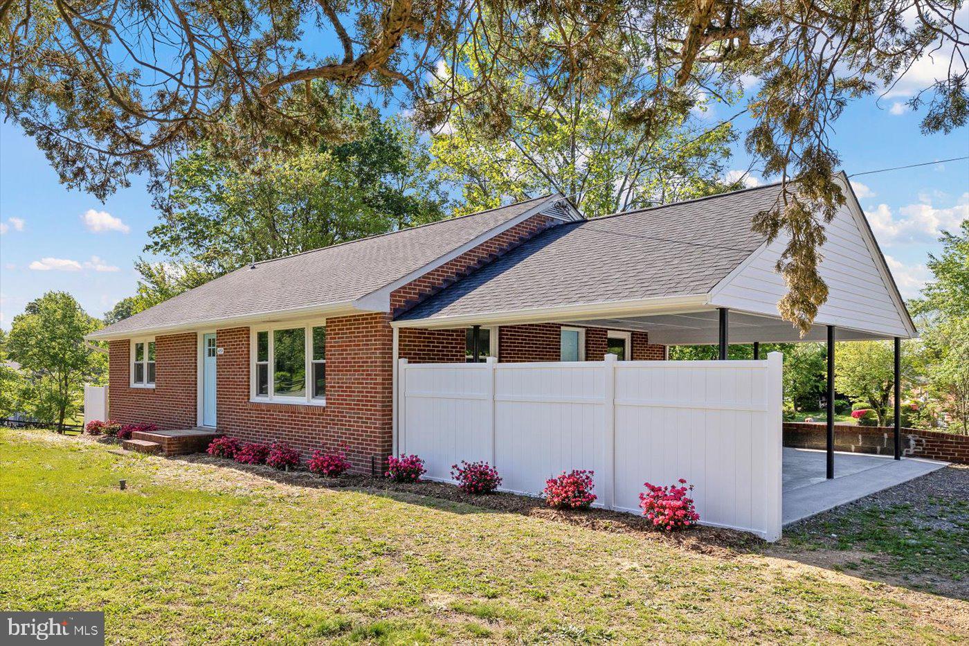 451 TRUSLOW RD, FREDERICKSBURG, Virginia 22405, 2 Bedrooms Bedrooms, 5 Rooms Rooms,1 BathroomBathrooms,Residential,For sale,451 TRUSLOW RD,VAST2037866 MLS # VAST2037866