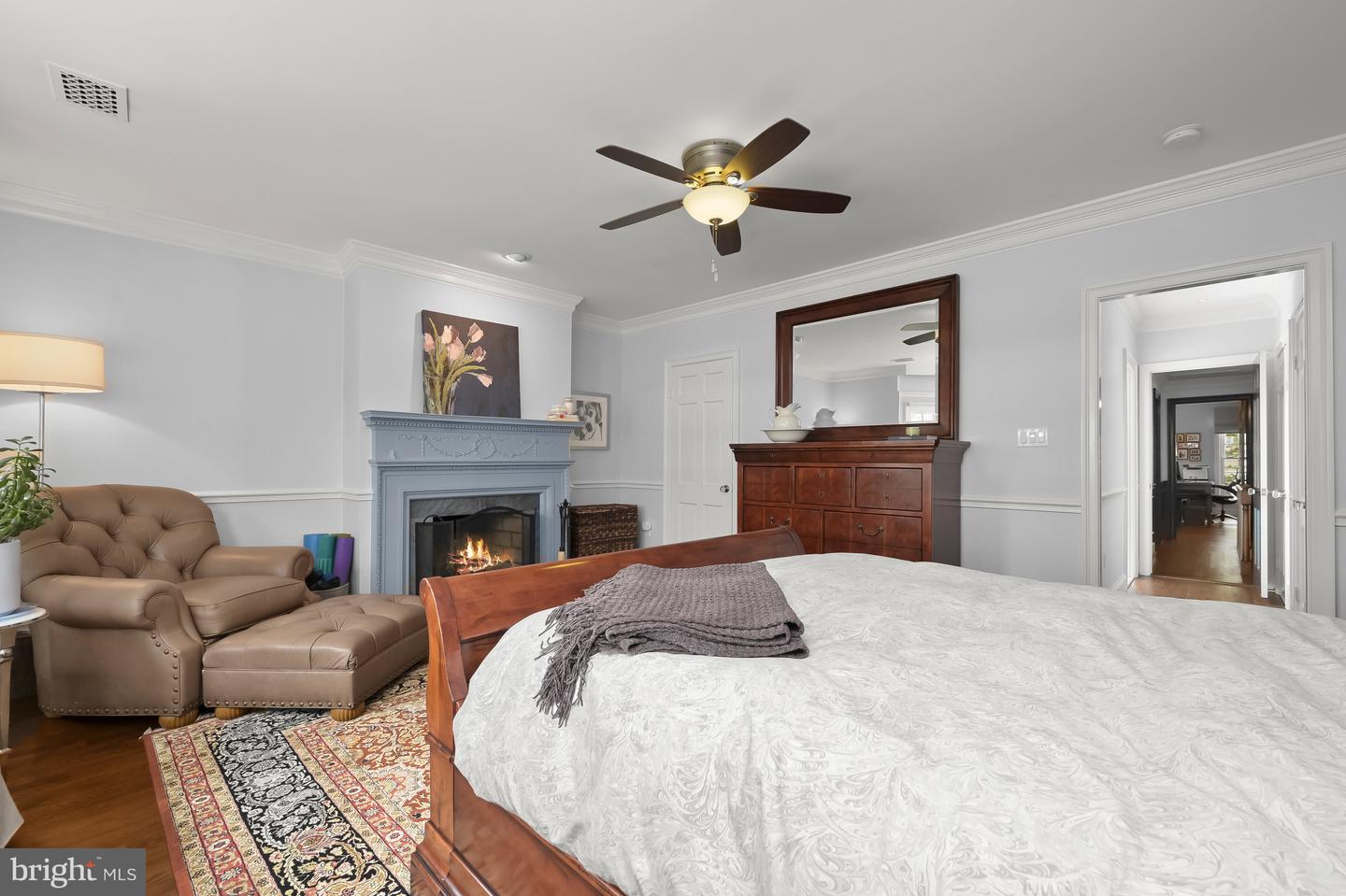 209 10TH ST SE, WASHINGTON, District Of Columbia 20003, 4 Bedrooms Bedrooms, ,3 BathroomsBathrooms,Residential,For sale,209 10TH ST SE,DCDC2196906 MLS # DCDC2196906