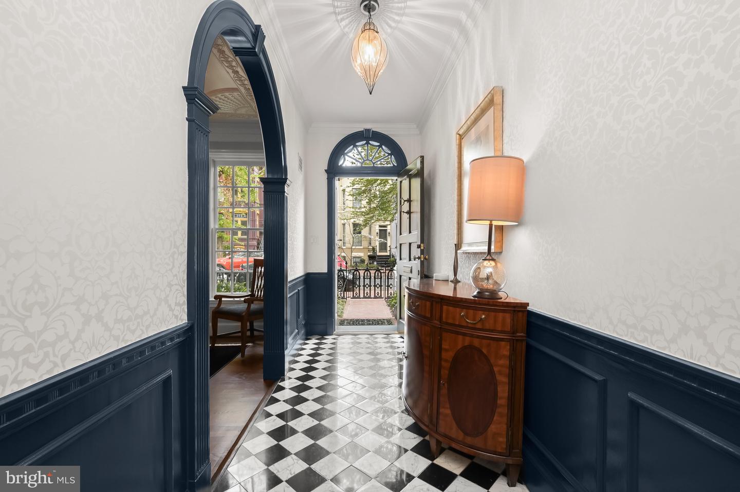 209 10TH ST SE, WASHINGTON, District Of Columbia 20003, 4 Bedrooms Bedrooms, ,3 BathroomsBathrooms,Residential,For sale,209 10TH ST SE,DCDC2196906 MLS # DCDC2196906