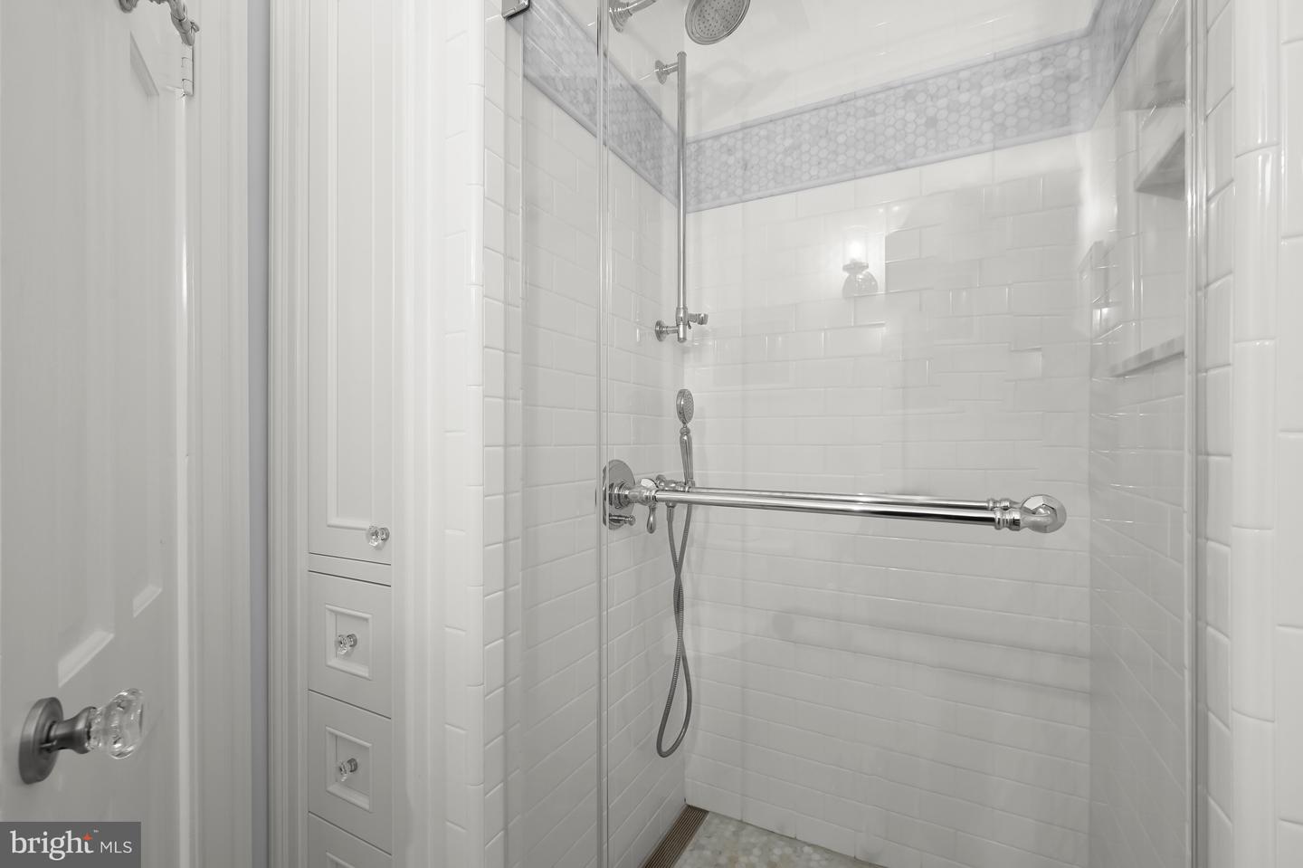 209 10TH ST SE, WASHINGTON, District Of Columbia 20003, 4 Bedrooms Bedrooms, ,3 BathroomsBathrooms,Residential,For sale,209 10TH ST SE,DCDC2196906 MLS # DCDC2196906