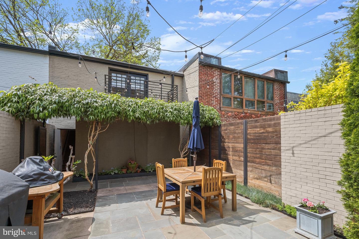 209 10TH ST SE, WASHINGTON, District Of Columbia 20003, 4 Bedrooms Bedrooms, ,3 BathroomsBathrooms,Residential,For sale,209 10TH ST SE,DCDC2196906 MLS # DCDC2196906
