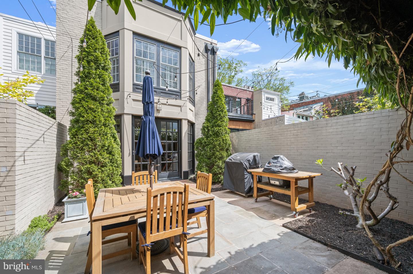 209 10TH ST SE, WASHINGTON, District Of Columbia 20003, 4 Bedrooms Bedrooms, ,3 BathroomsBathrooms,Residential,For sale,209 10TH ST SE,DCDC2196906 MLS # DCDC2196906
