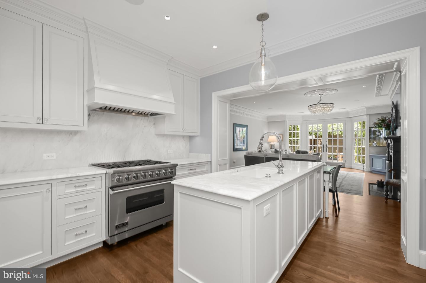 209 10TH ST SE, WASHINGTON, District Of Columbia 20003, 4 Bedrooms Bedrooms, ,3 BathroomsBathrooms,Residential,For sale,209 10TH ST SE,DCDC2196906 MLS # DCDC2196906