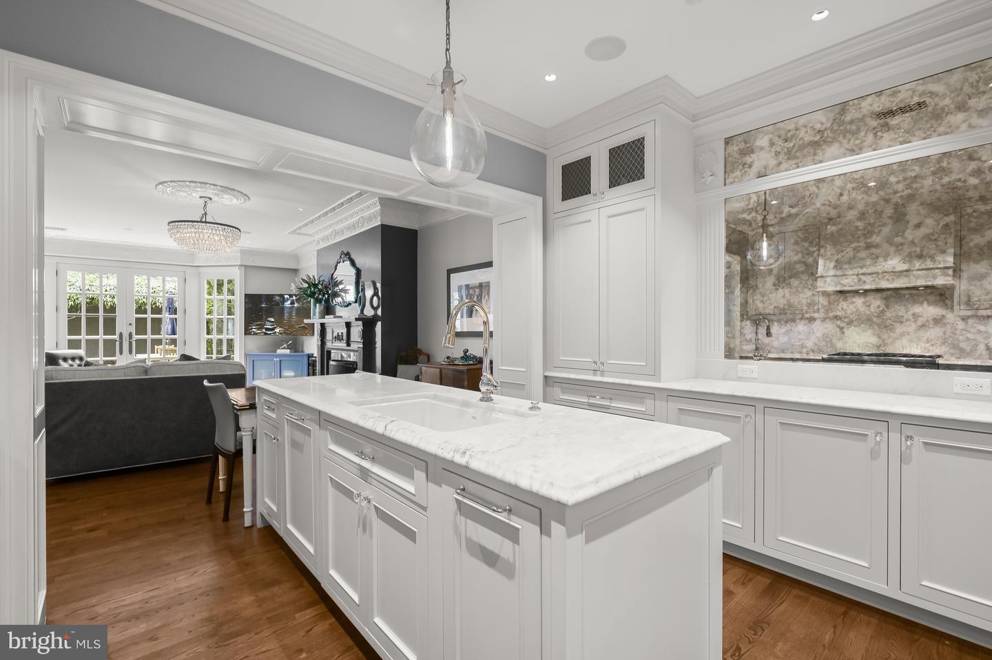 209 10TH ST SE, WASHINGTON, District Of Columbia 20003, 4 Bedrooms Bedrooms, ,3 BathroomsBathrooms,Residential,For sale,209 10TH ST SE,DCDC2196906 MLS # DCDC2196906
