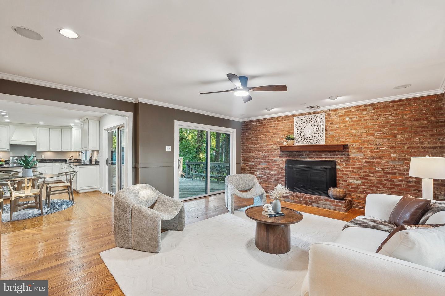 7903 OLD FALLS RD, MCLEAN, Virginia 22102, 5 Bedrooms Bedrooms, ,4 BathroomsBathrooms,Residential,For sale,7903 OLD FALLS RD,VAFX2236092 MLS # VAFX2236092