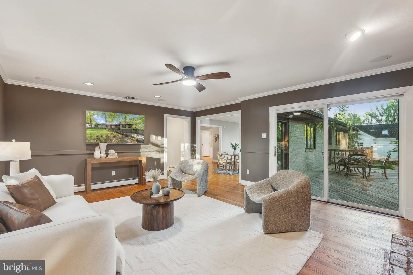 7903 OLD FALLS RD, MCLEAN, Virginia 22102, 5 Bedrooms Bedrooms, ,4 BathroomsBathrooms,Residential,For sale,7903 OLD FALLS RD,VAFX2236092 MLS # VAFX2236092