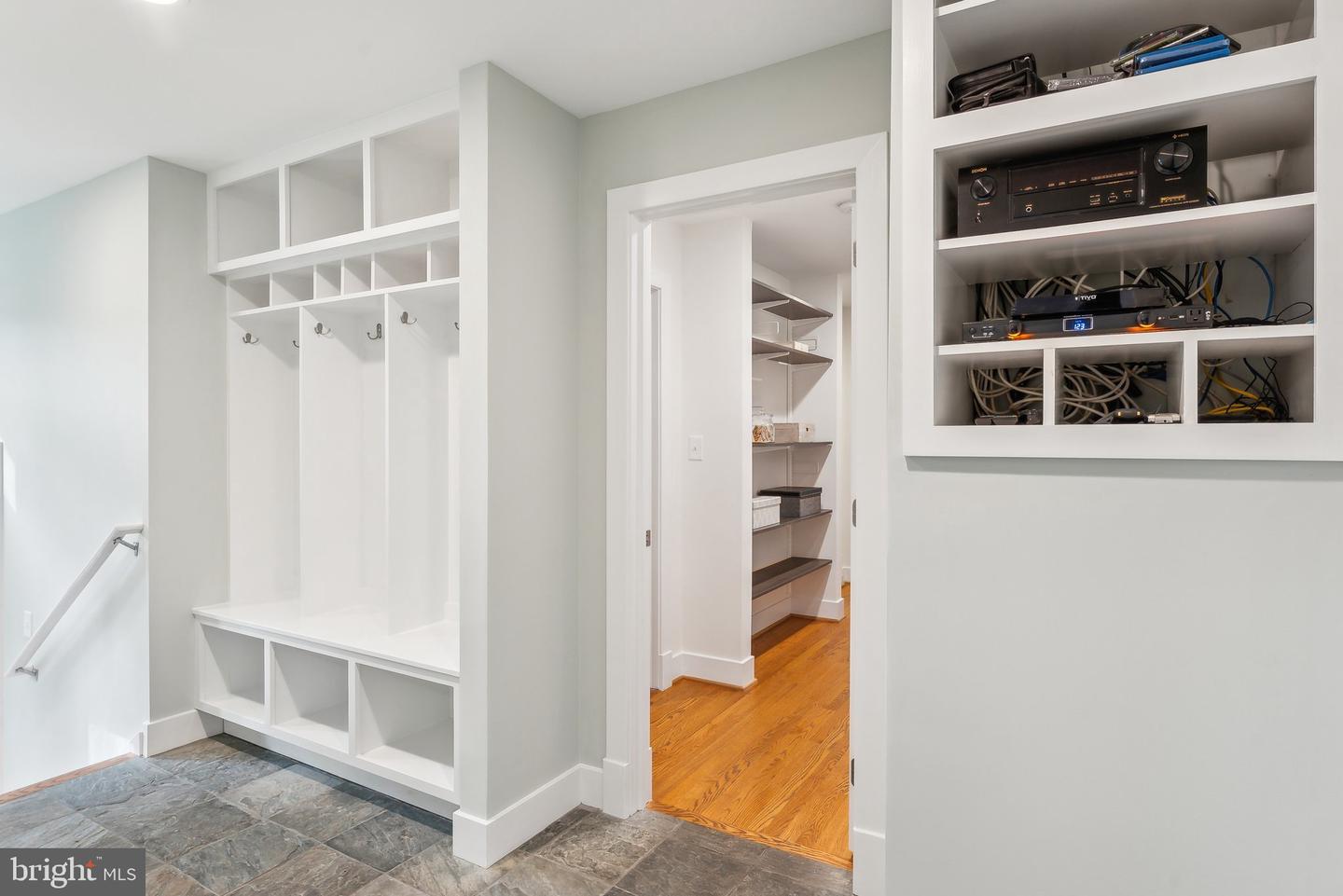 7903 OLD FALLS RD, MCLEAN, Virginia 22102, 5 Bedrooms Bedrooms, ,4 BathroomsBathrooms,Residential,For sale,7903 OLD FALLS RD,VAFX2236092 MLS # VAFX2236092