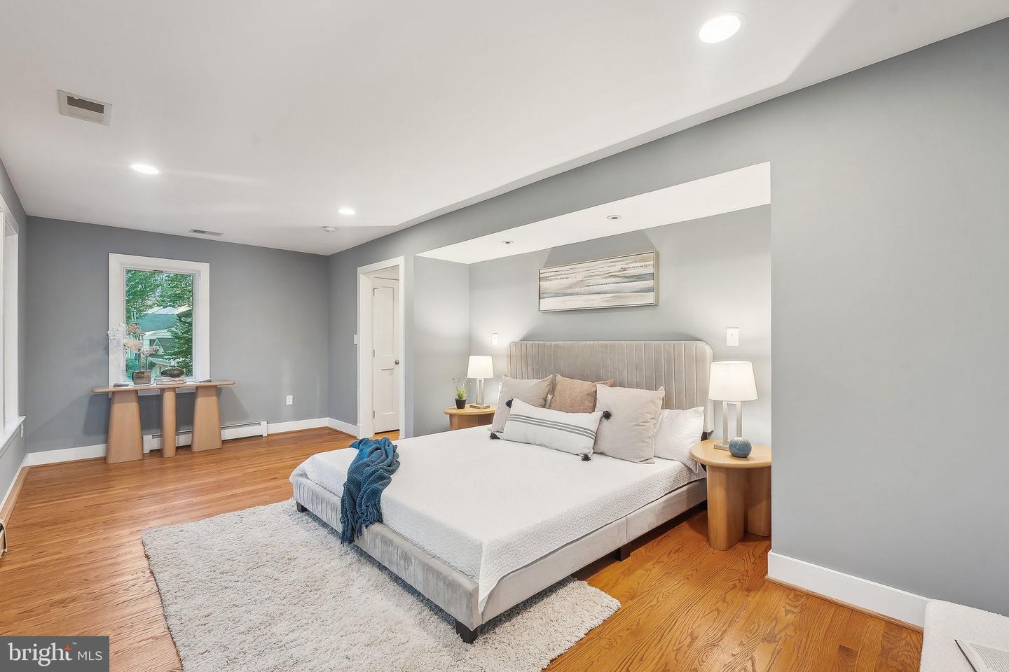 7903 OLD FALLS RD, MCLEAN, Virginia 22102, 5 Bedrooms Bedrooms, ,4 BathroomsBathrooms,Residential,For sale,7903 OLD FALLS RD,VAFX2236092 MLS # VAFX2236092