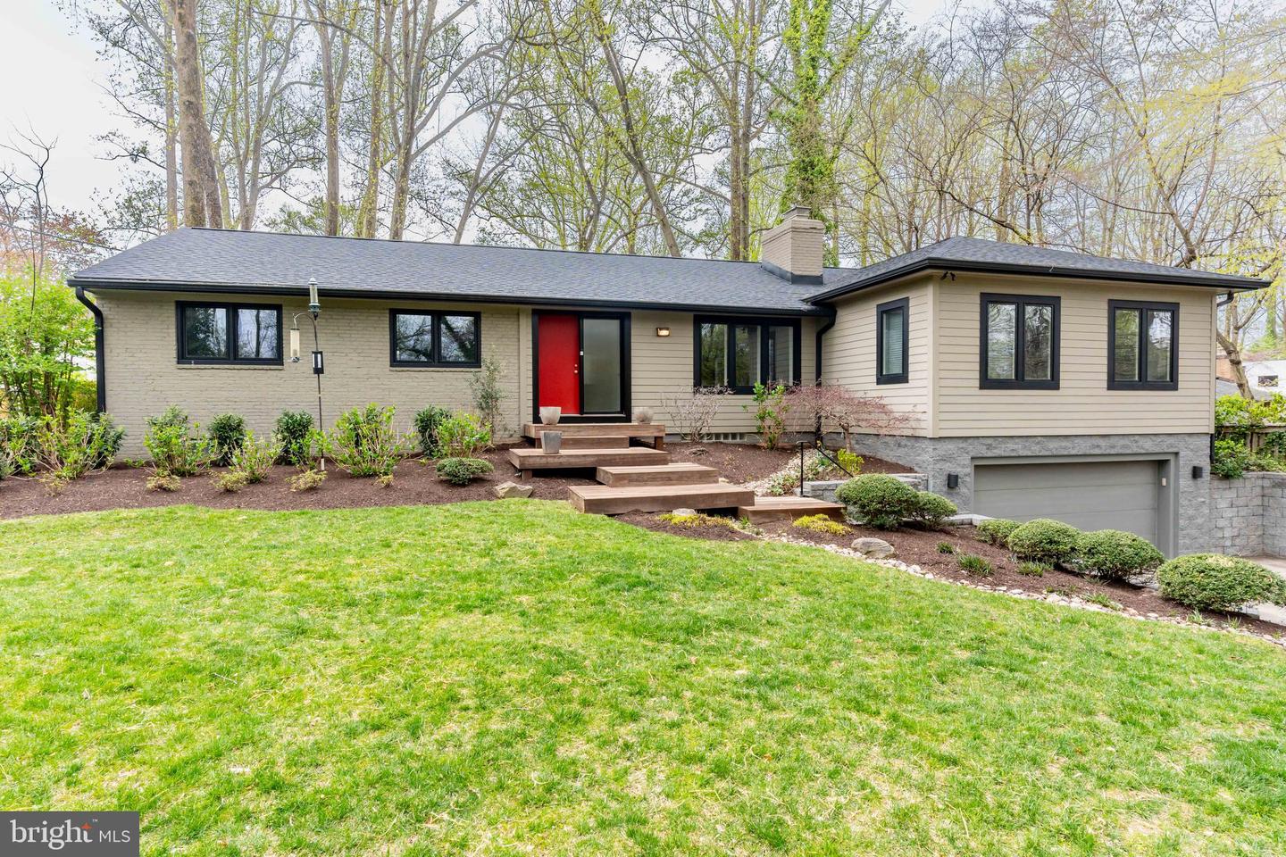 7903 OLD FALLS RD, MCLEAN, Virginia 22102, 5 Bedrooms Bedrooms, ,4 BathroomsBathrooms,Residential,For sale,7903 OLD FALLS RD,VAFX2236092 MLS # VAFX2236092