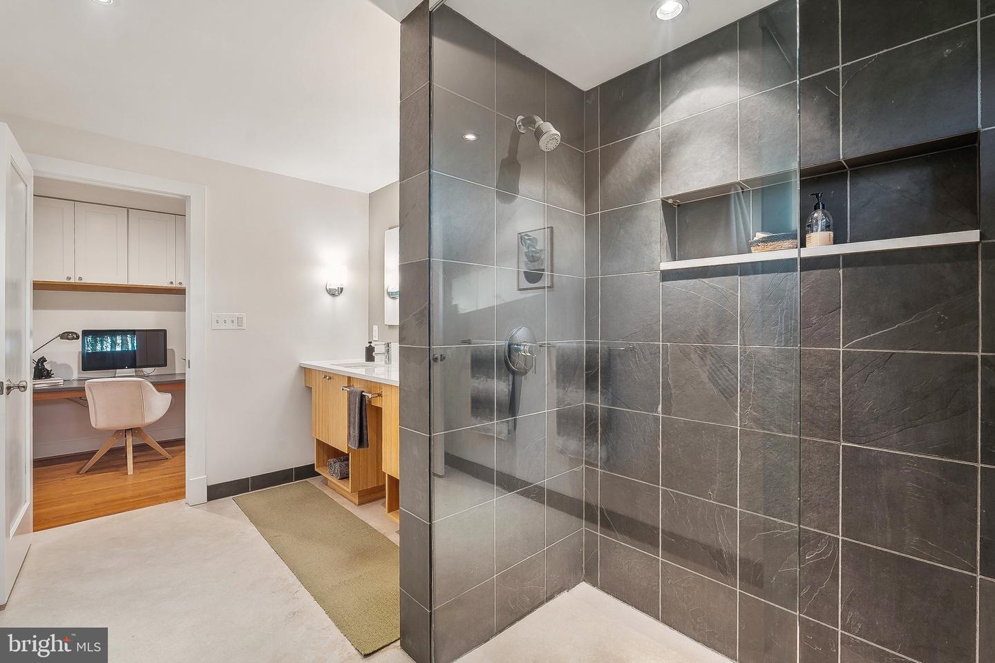 7903 OLD FALLS RD, MCLEAN, Virginia 22102, 5 Bedrooms Bedrooms, ,4 BathroomsBathrooms,Residential,For sale,7903 OLD FALLS RD,VAFX2236092 MLS # VAFX2236092