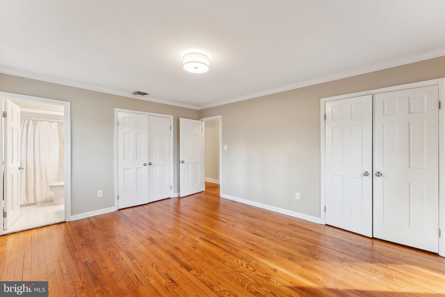 7903 OLD FALLS RD, MCLEAN, Virginia 22102, 5 Bedrooms Bedrooms, ,4 BathroomsBathrooms,Residential,For sale,7903 OLD FALLS RD,VAFX2236092 MLS # VAFX2236092