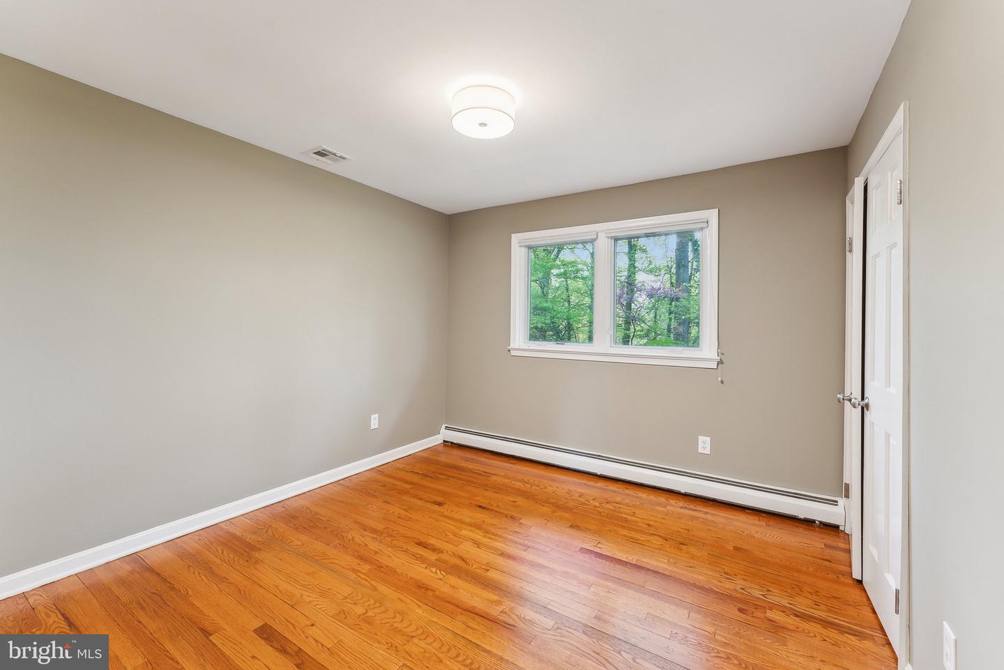 7903 OLD FALLS RD, MCLEAN, Virginia 22102, 5 Bedrooms Bedrooms, ,4 BathroomsBathrooms,Residential,For sale,7903 OLD FALLS RD,VAFX2236092 MLS # VAFX2236092