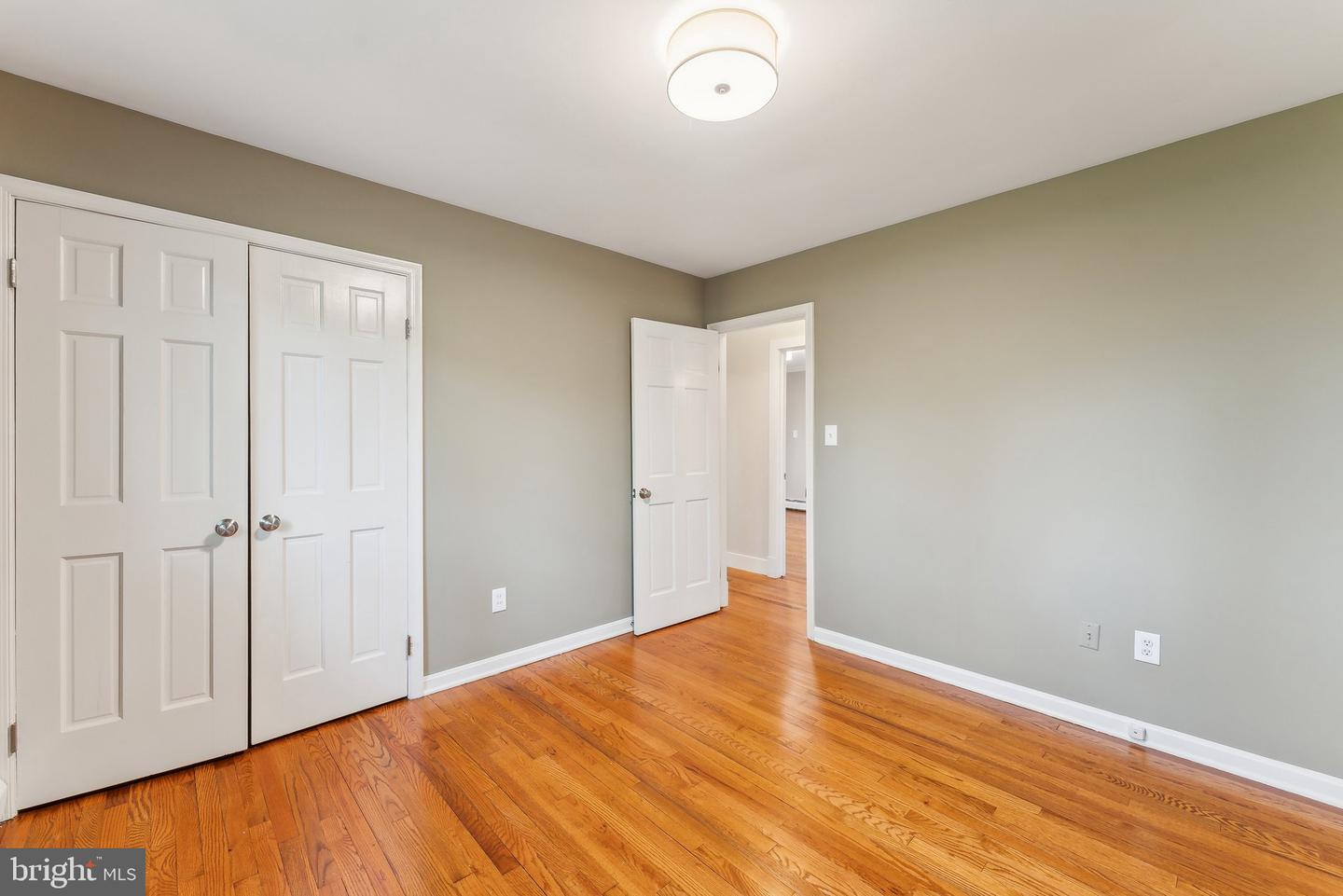 7903 OLD FALLS RD, MCLEAN, Virginia 22102, 5 Bedrooms Bedrooms, ,4 BathroomsBathrooms,Residential,For sale,7903 OLD FALLS RD,VAFX2236092 MLS # VAFX2236092