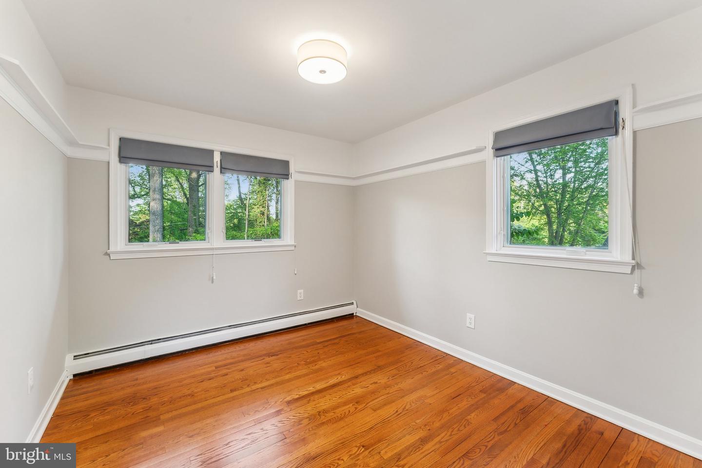 7903 OLD FALLS RD, MCLEAN, Virginia 22102, 5 Bedrooms Bedrooms, ,4 BathroomsBathrooms,Residential,For sale,7903 OLD FALLS RD,VAFX2236092 MLS # VAFX2236092