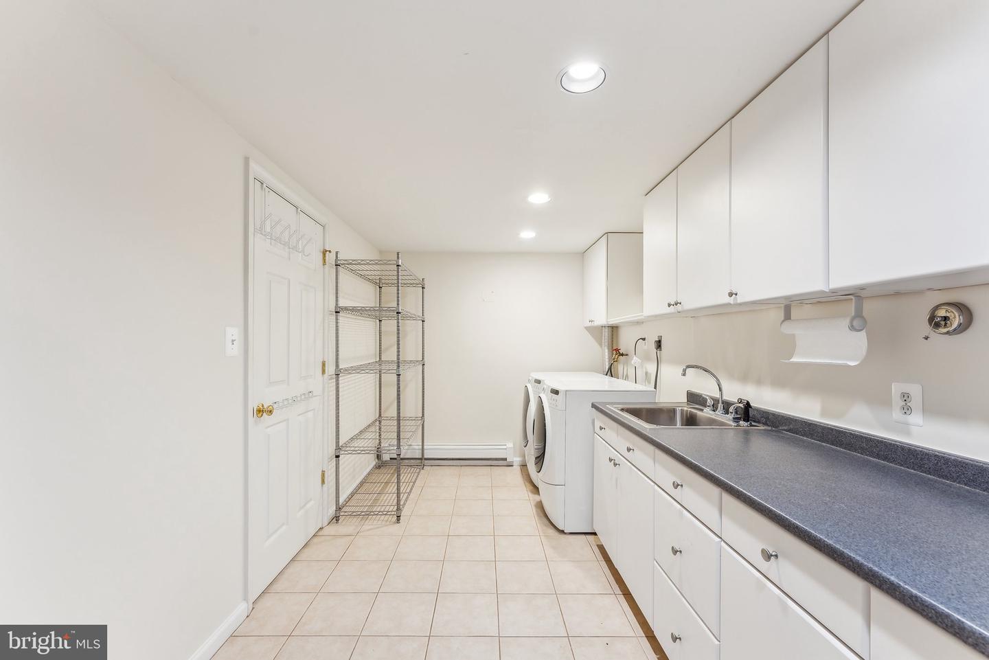 7903 OLD FALLS RD, MCLEAN, Virginia 22102, 5 Bedrooms Bedrooms, ,4 BathroomsBathrooms,Residential,For sale,7903 OLD FALLS RD,VAFX2236092 MLS # VAFX2236092