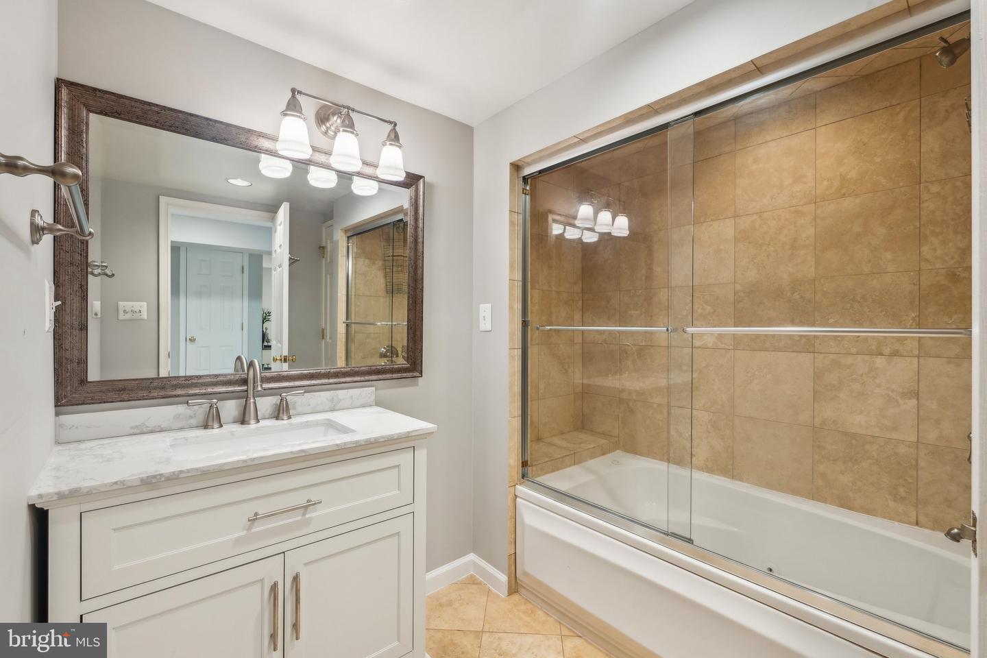 7903 OLD FALLS RD, MCLEAN, Virginia 22102, 5 Bedrooms Bedrooms, ,4 BathroomsBathrooms,Residential,For sale,7903 OLD FALLS RD,VAFX2236092 MLS # VAFX2236092