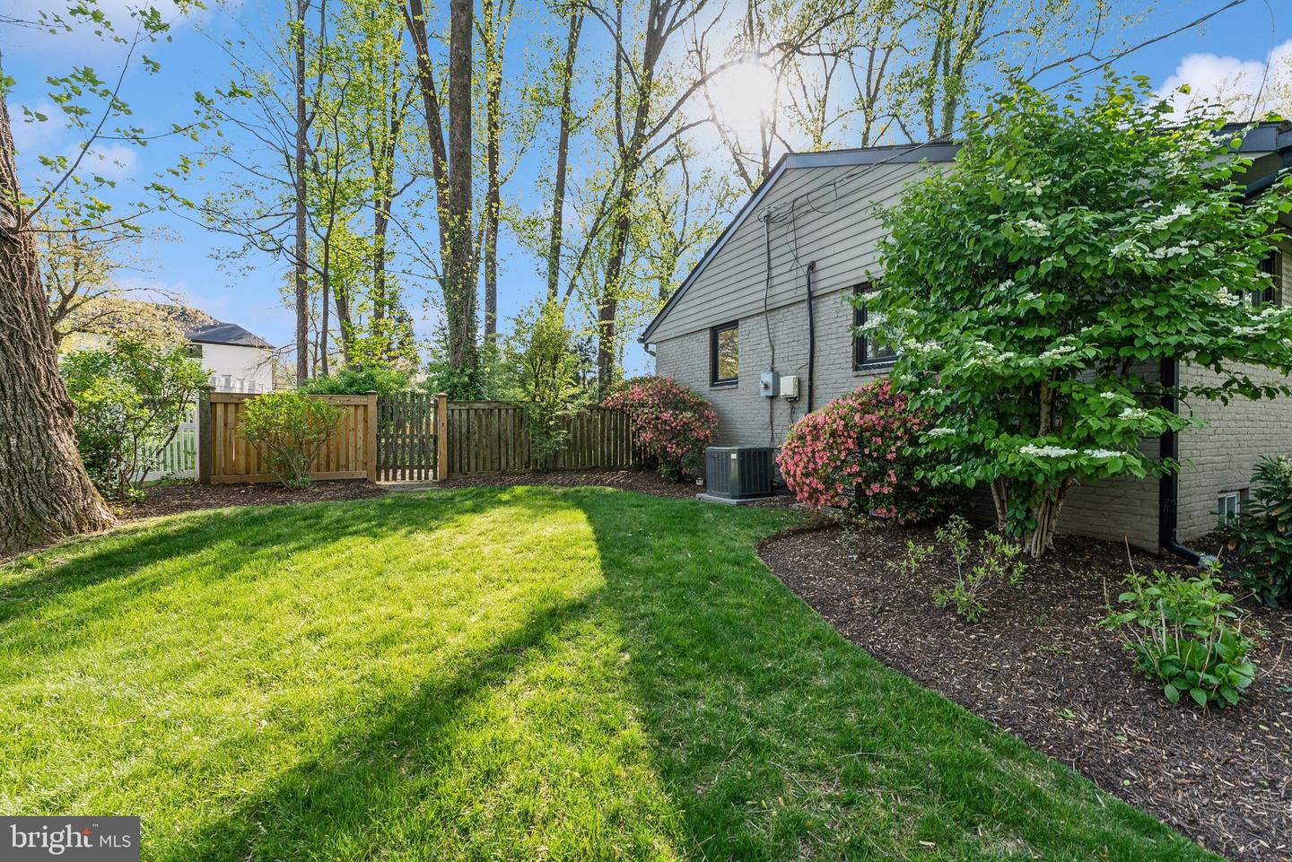 7903 OLD FALLS RD, MCLEAN, Virginia 22102, 5 Bedrooms Bedrooms, ,4 BathroomsBathrooms,Residential,For sale,7903 OLD FALLS RD,VAFX2236092 MLS # VAFX2236092