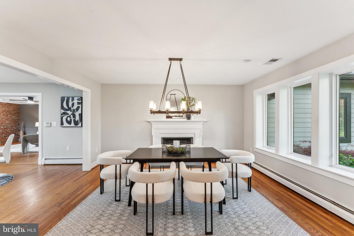7903 OLD FALLS RD, MCLEAN, Virginia 22102, 5 Bedrooms Bedrooms, ,4 BathroomsBathrooms,Residential,For sale,7903 OLD FALLS RD,VAFX2236092 MLS # VAFX2236092