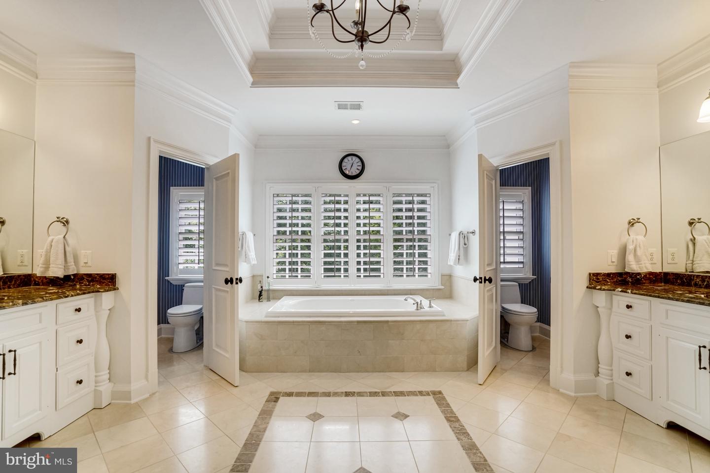 2501 N LINCOLN ST, ARLINGTON, Virginia 22207, 5 Bedrooms Bedrooms, ,5 BathroomsBathrooms,Residential,For sale,2501 N LINCOLN ST,VAAR2056474 MLS # VAAR2056474