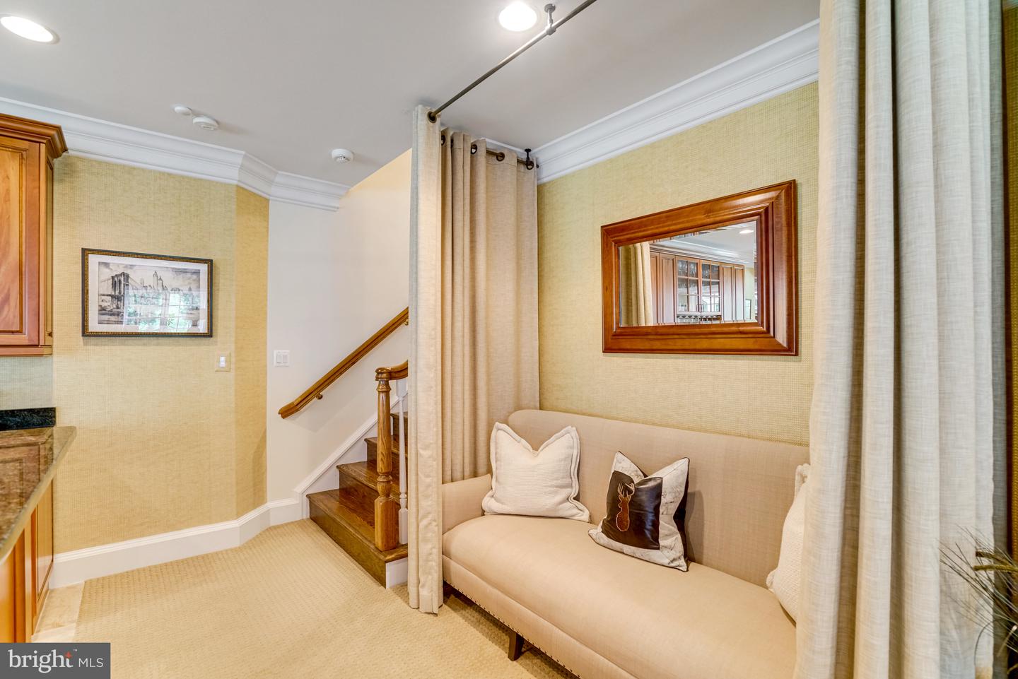 2501 N LINCOLN ST, ARLINGTON, Virginia 22207, 5 Bedrooms Bedrooms, ,5 BathroomsBathrooms,Residential,For sale,2501 N LINCOLN ST,VAAR2056474 MLS # VAAR2056474