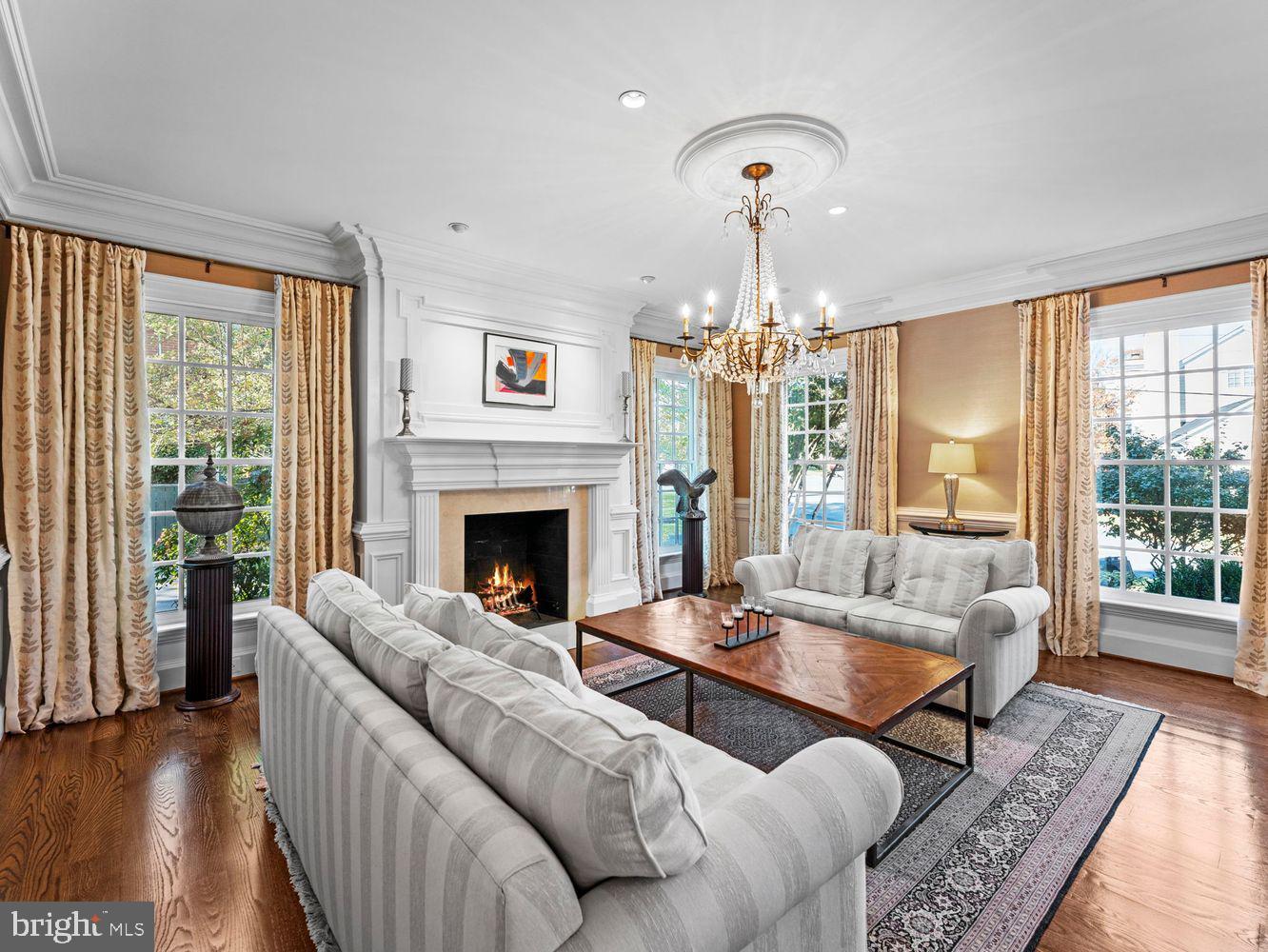2501 N LINCOLN ST, ARLINGTON, Virginia 22207, 5 Bedrooms Bedrooms, ,5 BathroomsBathrooms,Residential,For sale,2501 N LINCOLN ST,VAAR2056474 MLS # VAAR2056474