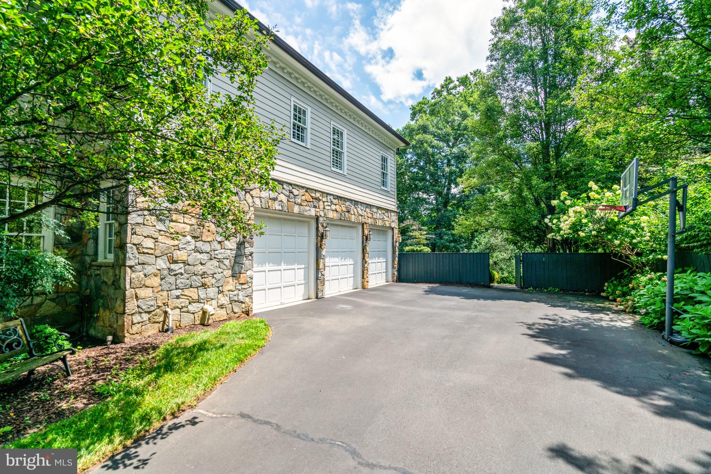 2501 N LINCOLN ST, ARLINGTON, Virginia 22207, 5 Bedrooms Bedrooms, ,5 BathroomsBathrooms,Residential,For sale,2501 N LINCOLN ST,VAAR2056474 MLS # VAAR2056474