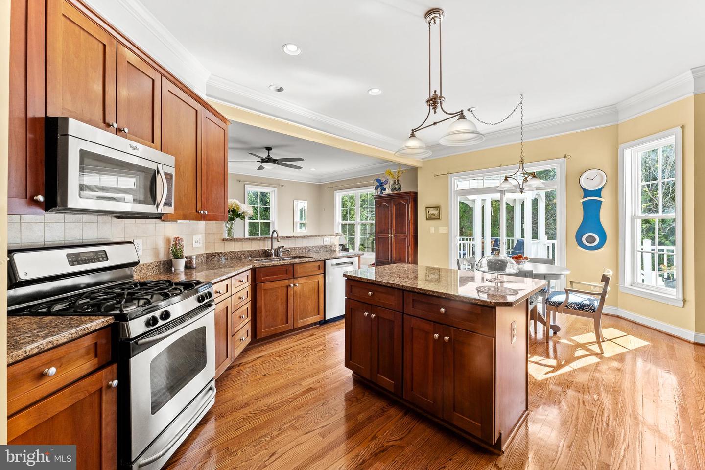 9338 FALLING WATER DR, BRISTOW, Virginia 20136, 5 Bedrooms Bedrooms, ,3 BathroomsBathrooms,Residential,For sale,9338 FALLING WATER DR,VAPW2092786 MLS # VAPW2092786