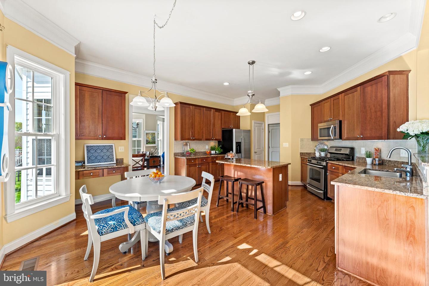 9338 FALLING WATER DR, BRISTOW, Virginia 20136, 5 Bedrooms Bedrooms, ,3 BathroomsBathrooms,Residential,For sale,9338 FALLING WATER DR,VAPW2092786 MLS # VAPW2092786