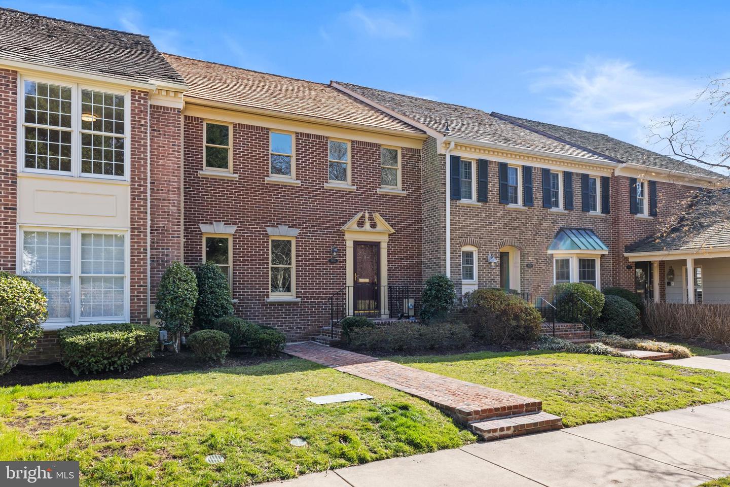 6661 MADISON MCLEAN, MCLEAN, Virginia 22101, 3 Bedrooms Bedrooms, ,3 BathroomsBathrooms,Residential,For sale,6661 MADISON MCLEAN,VAFX2236050 MLS # VAFX2236050