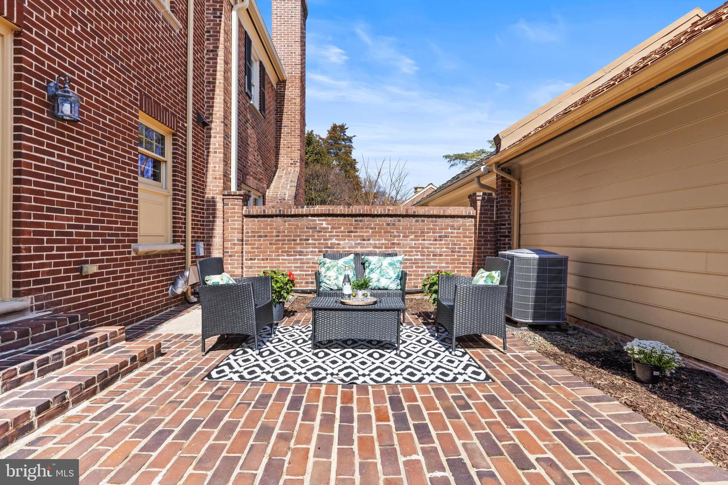 6661 MADISON MCLEAN, MCLEAN, Virginia 22101, 3 Bedrooms Bedrooms, ,3 BathroomsBathrooms,Residential,For sale,6661 MADISON MCLEAN,VAFX2236050 MLS # VAFX2236050