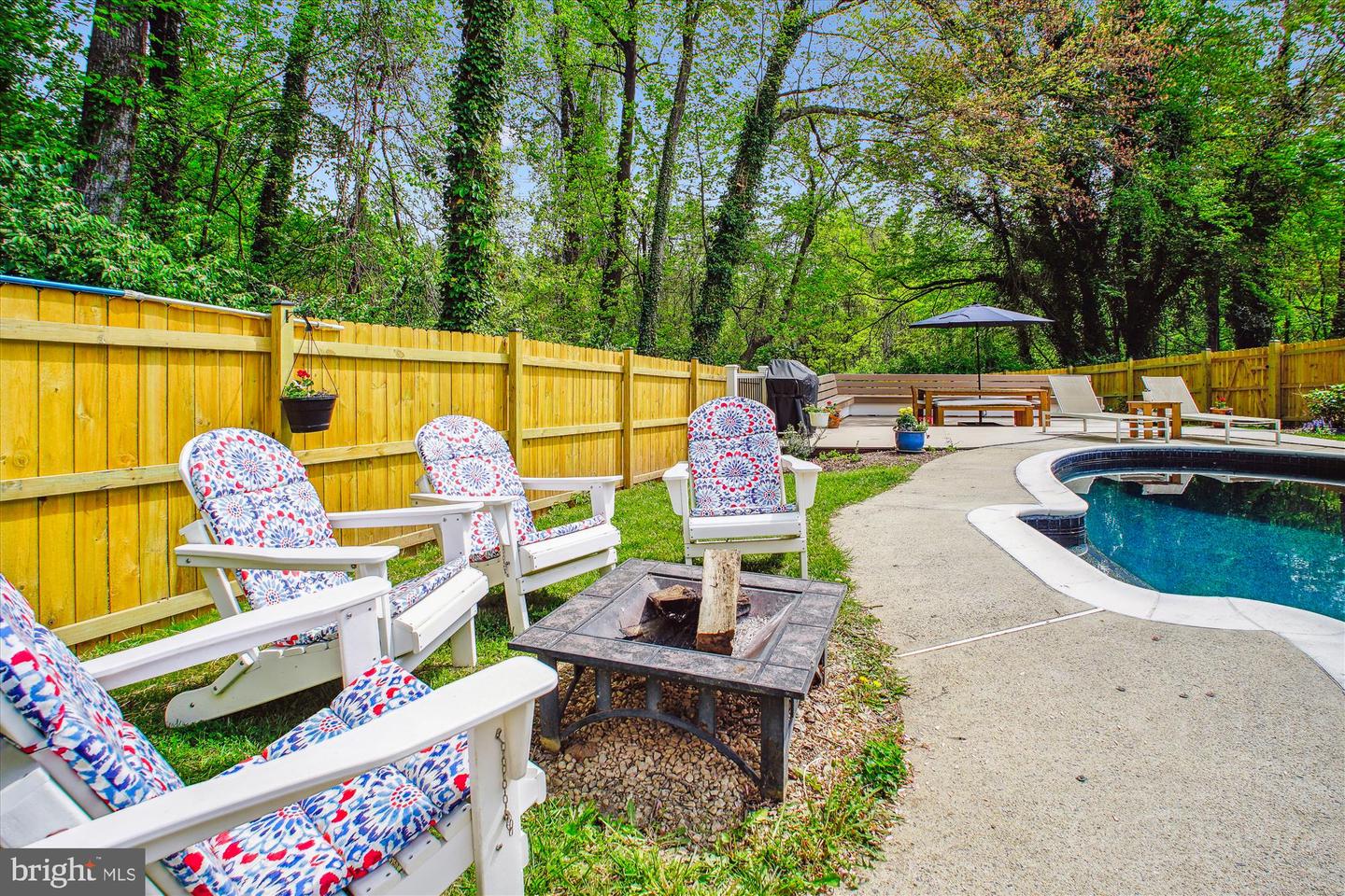 9822 FIVE OAKS RD, FAIRFAX, Virginia 22031, 4 Bedrooms Bedrooms, ,2 BathroomsBathrooms,Residential,For sale,9822 FIVE OAKS RD,VAFX2236112 MLS # VAFX2236112