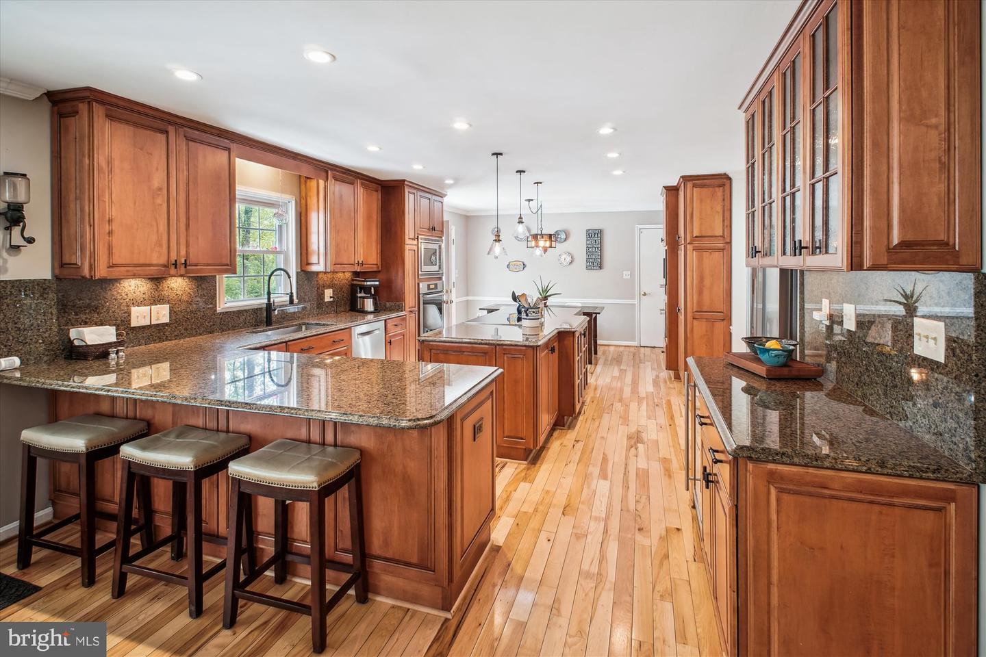 9822 FIVE OAKS RD, FAIRFAX, Virginia 22031, 4 Bedrooms Bedrooms, ,2 BathroomsBathrooms,Residential,For sale,9822 FIVE OAKS RD,VAFX2236112 MLS # VAFX2236112