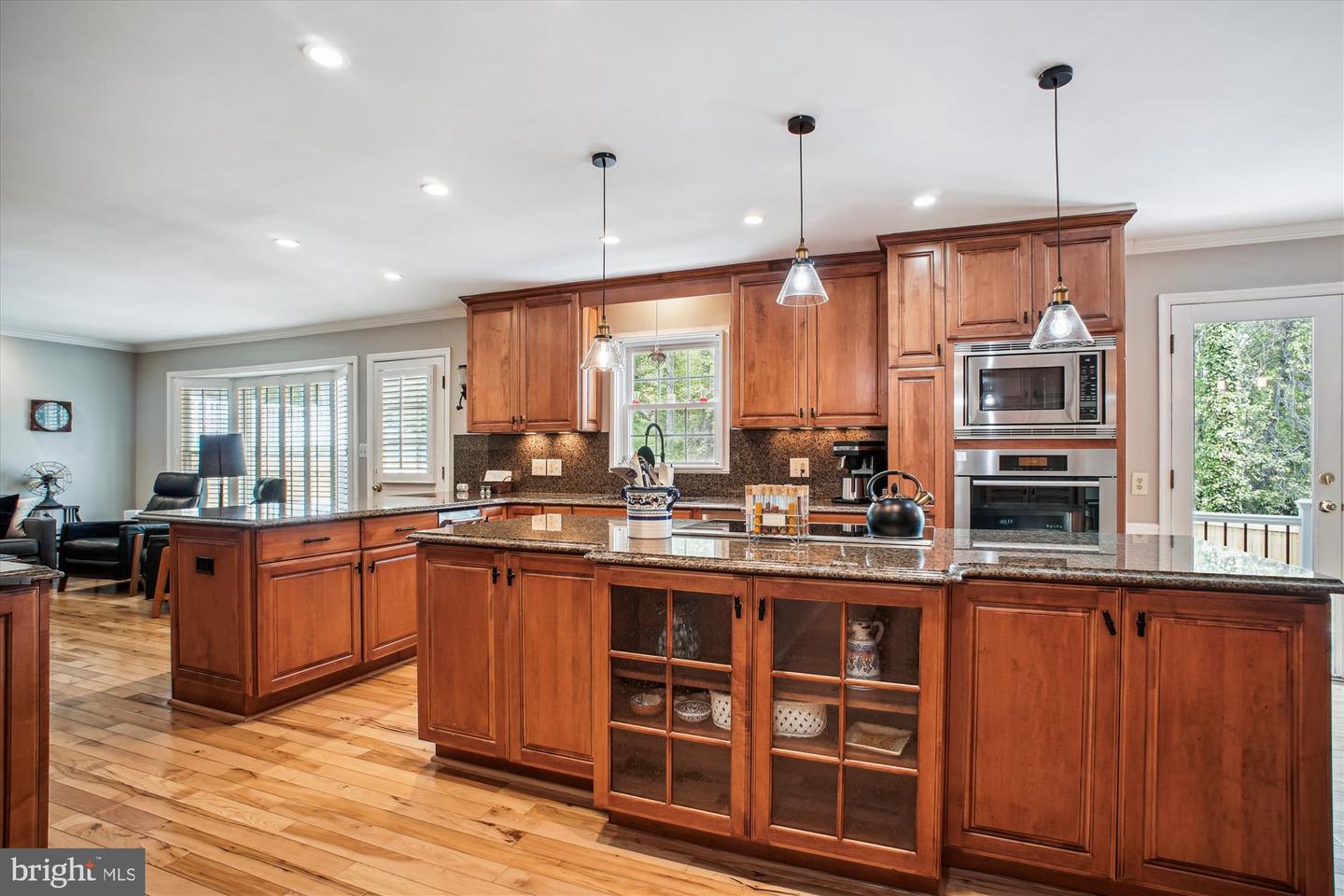 9822 FIVE OAKS RD, FAIRFAX, Virginia 22031, 4 Bedrooms Bedrooms, ,2 BathroomsBathrooms,Residential,For sale,9822 FIVE OAKS RD,VAFX2236112 MLS # VAFX2236112