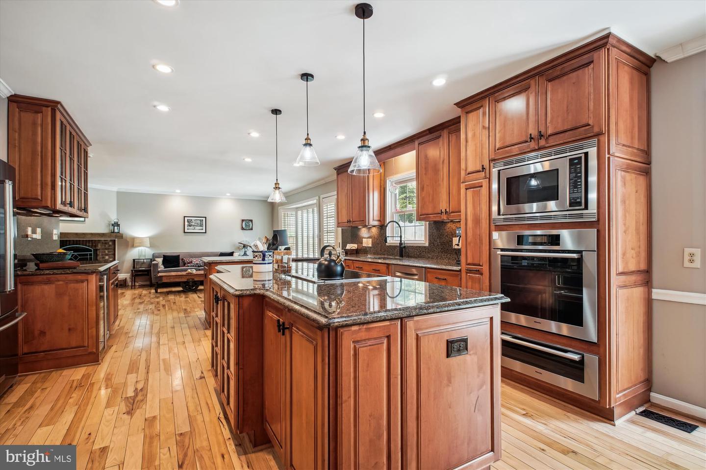 9822 FIVE OAKS RD, FAIRFAX, Virginia 22031, 4 Bedrooms Bedrooms, ,2 BathroomsBathrooms,Residential,For sale,9822 FIVE OAKS RD,VAFX2236112 MLS # VAFX2236112