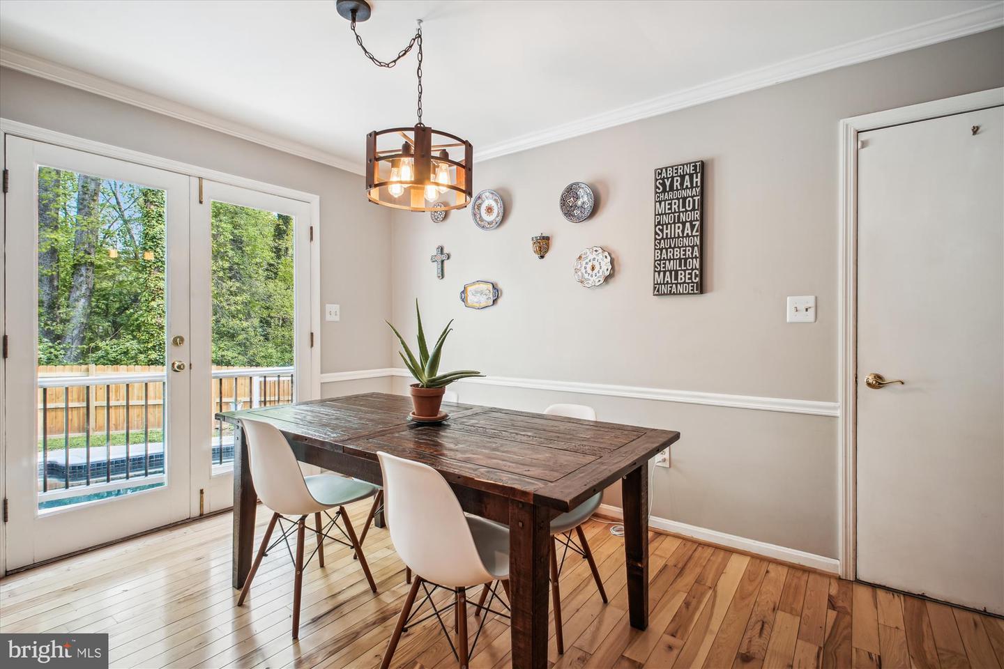 9822 FIVE OAKS RD, FAIRFAX, Virginia 22031, 4 Bedrooms Bedrooms, ,2 BathroomsBathrooms,Residential,For sale,9822 FIVE OAKS RD,VAFX2236112 MLS # VAFX2236112