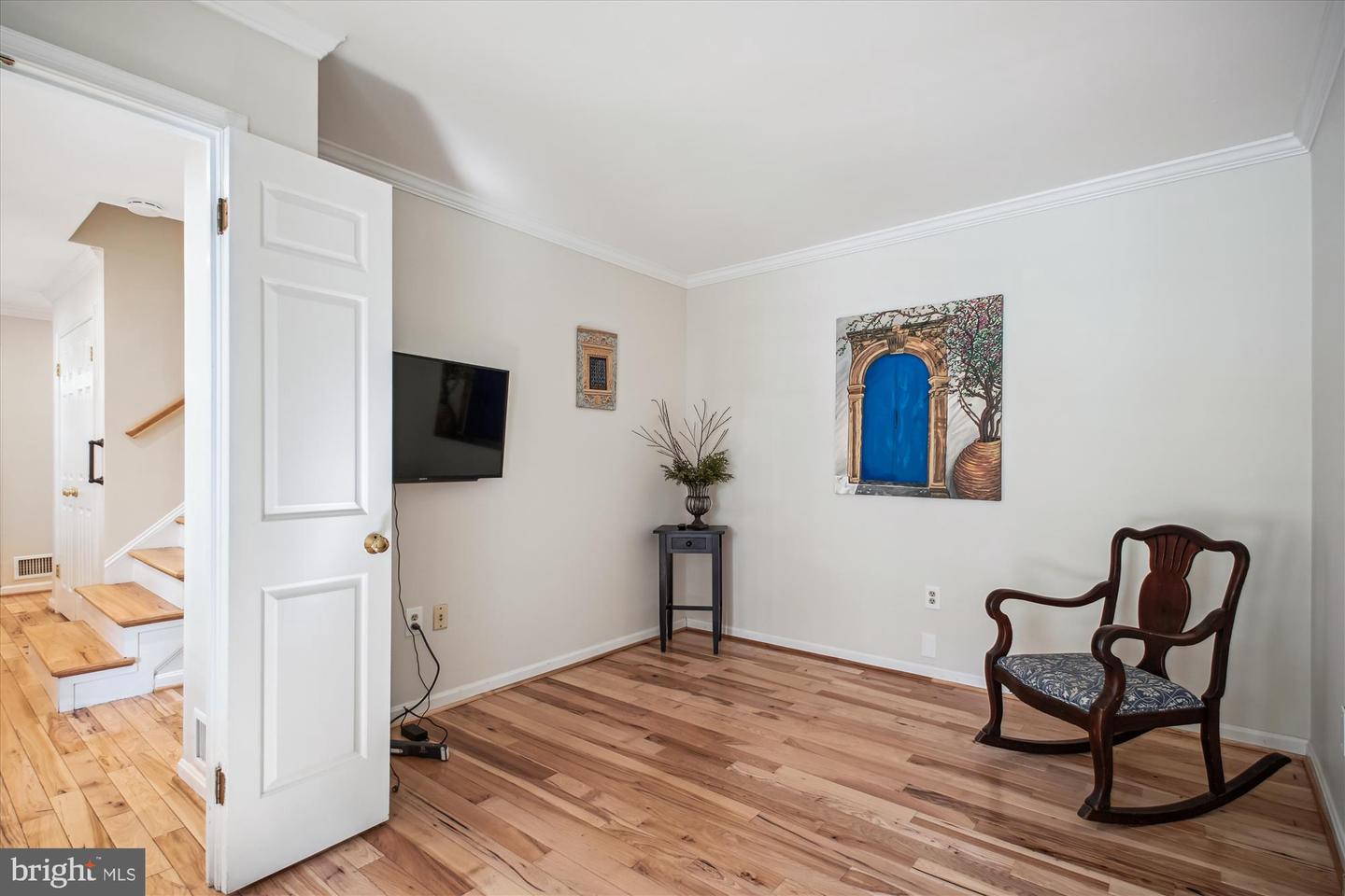 9822 FIVE OAKS RD, FAIRFAX, Virginia 22031, 4 Bedrooms Bedrooms, ,2 BathroomsBathrooms,Residential,For sale,9822 FIVE OAKS RD,VAFX2236112 MLS # VAFX2236112