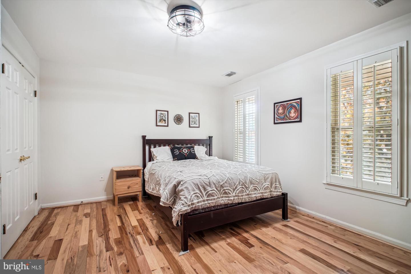 9822 FIVE OAKS RD, FAIRFAX, Virginia 22031, 4 Bedrooms Bedrooms, ,2 BathroomsBathrooms,Residential,For sale,9822 FIVE OAKS RD,VAFX2236112 MLS # VAFX2236112
