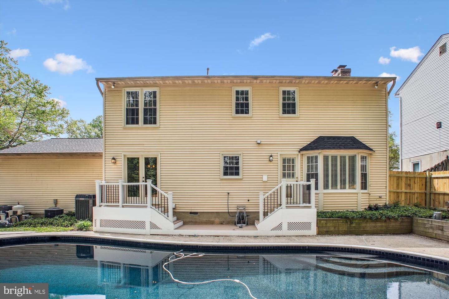 9822 FIVE OAKS RD, FAIRFAX, Virginia 22031, 4 Bedrooms Bedrooms, ,2 BathroomsBathrooms,Residential,For sale,9822 FIVE OAKS RD,VAFX2236112 MLS # VAFX2236112