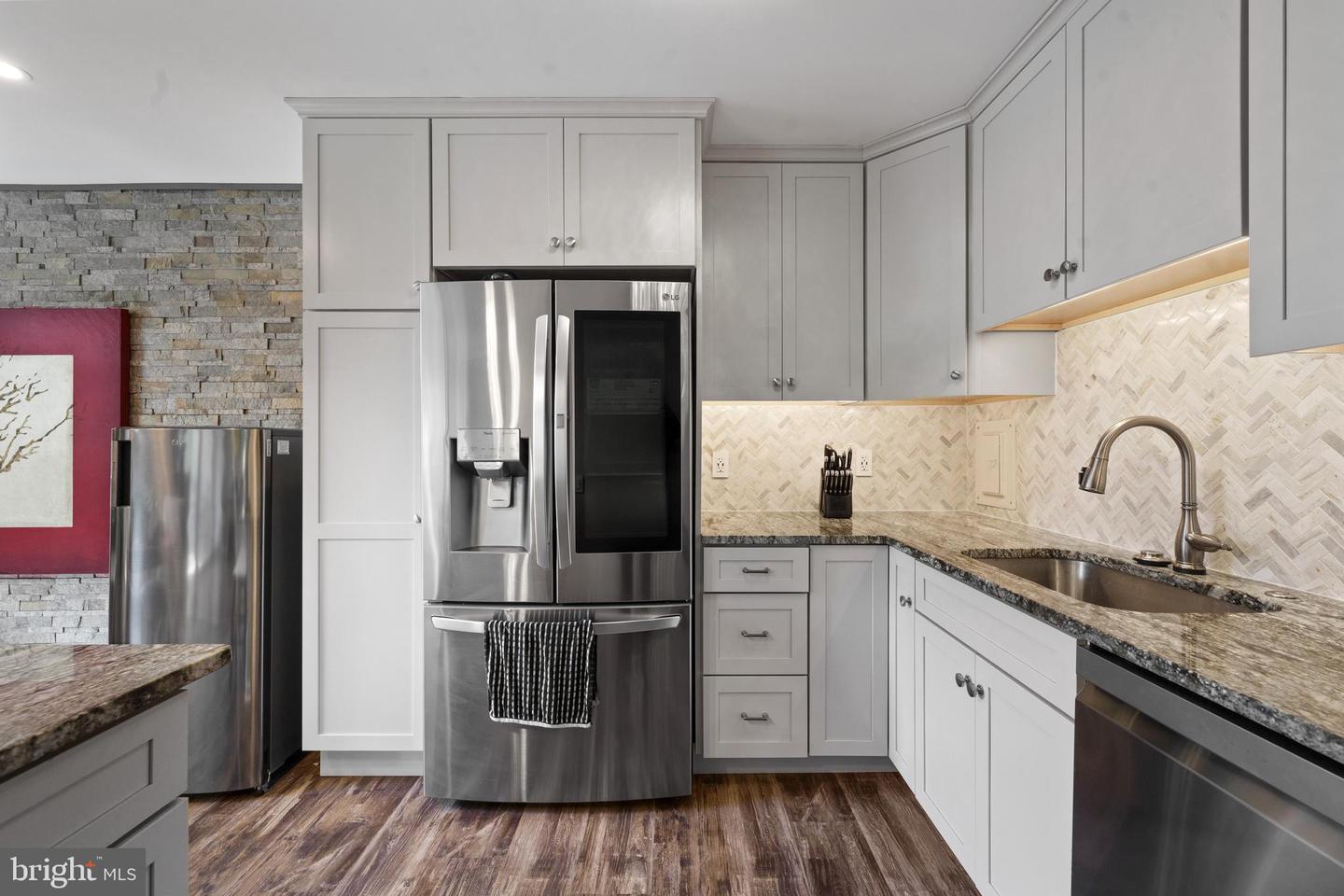 18 CANTERBURY SQ #302, ALEXANDRIA, Virginia 22304, 1 Bedroom Bedrooms, ,1 BathroomBathrooms,Residential,For sale,18 CANTERBURY SQ #302,VAAX2044376 MLS # VAAX2044376