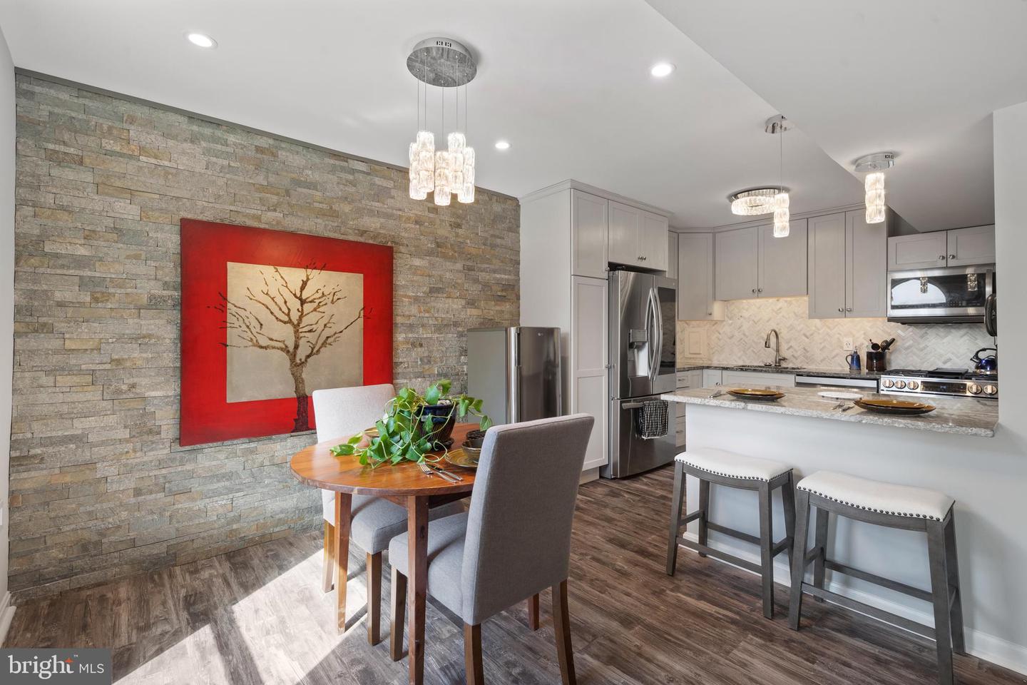 18 CANTERBURY SQ #302, ALEXANDRIA, Virginia 22304, 1 Bedroom Bedrooms, ,1 BathroomBathrooms,Residential,For sale,18 CANTERBURY SQ #302,VAAX2044376 MLS # VAAX2044376