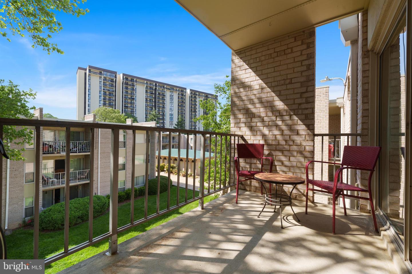 18 CANTERBURY SQ #302, ALEXANDRIA, Virginia 22304, 1 Bedroom Bedrooms, ,1 BathroomBathrooms,Residential,For sale,18 CANTERBURY SQ #302,VAAX2044376 MLS # VAAX2044376